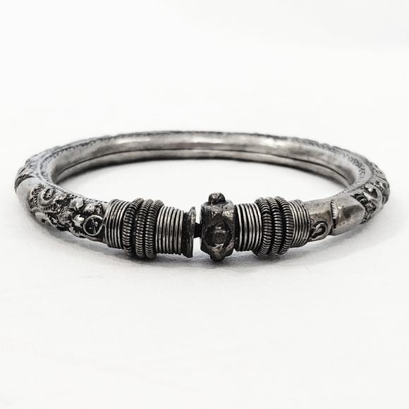 Bundle of Vintage Silver Tribal Bangle Bracelets - Picture 6 of 11